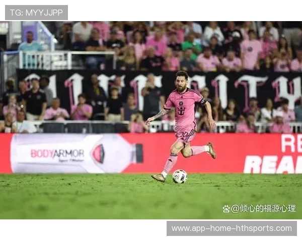 梅西帮助改造老球场,社区感谢潮涌现 梅西帮助改造老球场,社区感谢潮涌现