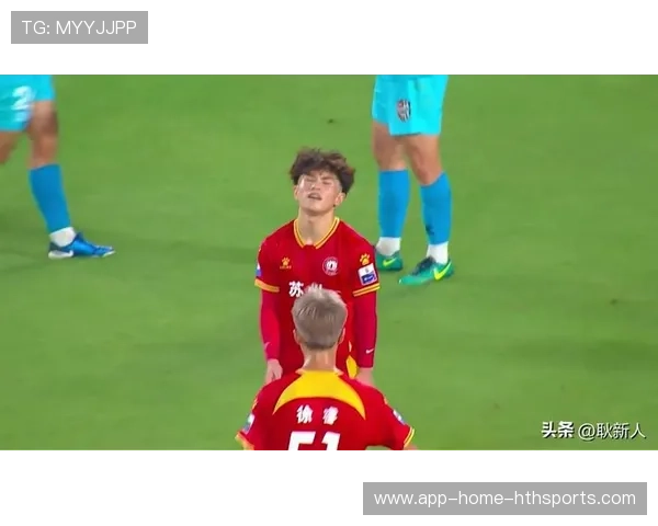 足球头球吊射技惊四座，掌握这一招成就绝世进球